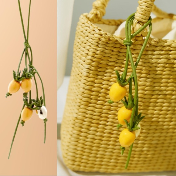 Yellow cherry tomatoes bag charm - Picture 8 of 8